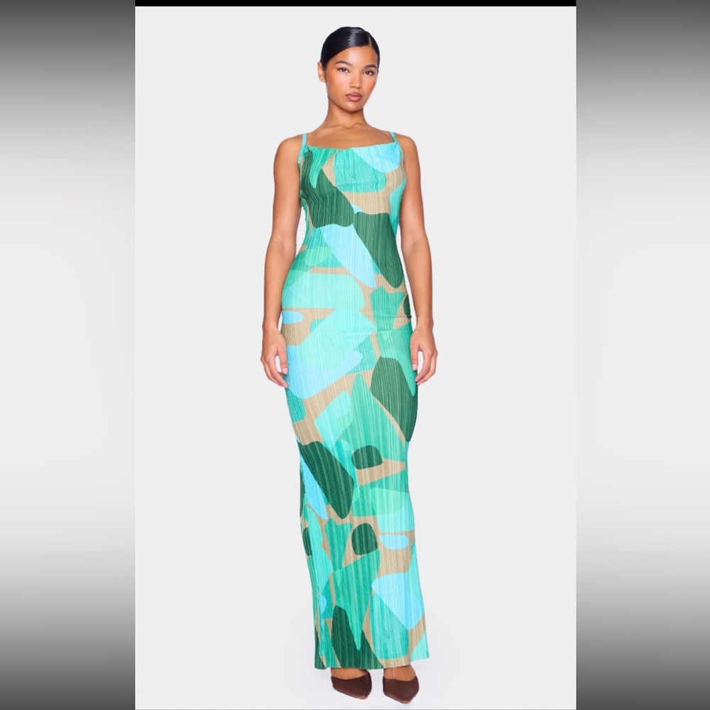 Green Abstract Print Plisse Strappy Maxi Dress